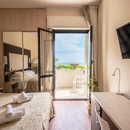 Hotel Baby B&B Milano Marittima Zewnętrze zdjęcie