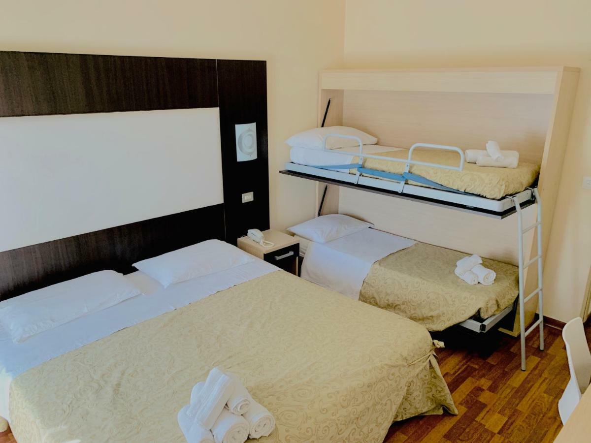 Hotel Baby B&B Milano Marittima Zewnętrze zdjęcie