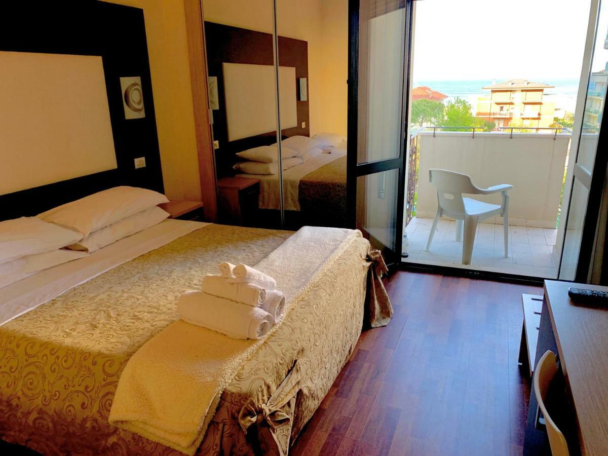 Hotel Baby B&B Milano Marittima Zewnętrze zdjęcie